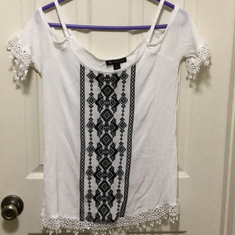 White with Black design short sleeve top